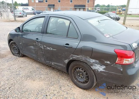 2010 Toyota Yaris z USA, uszkodzony, nr VIN JTDBT4K33A1379134